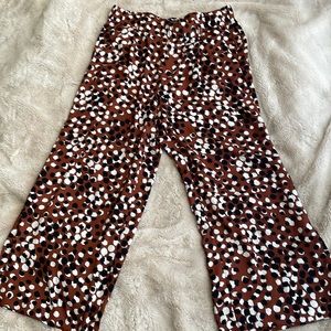 Halogen, elastic waisted loose pants. Size S